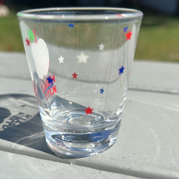 Hello Kitty NYC Shot Glasses - Picture 6 of 8
